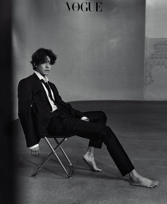 Kim Woo Bin tái xuất với phong thái cực ngầu, tiết lộ về điều bản thân không muốn đánh mất - Ảnh 1. Kim Woo Bin tái xuất với phong thái cực ngầu, tiết lộ về điều bản thân không muốn đánh mất - Ảnh 1.