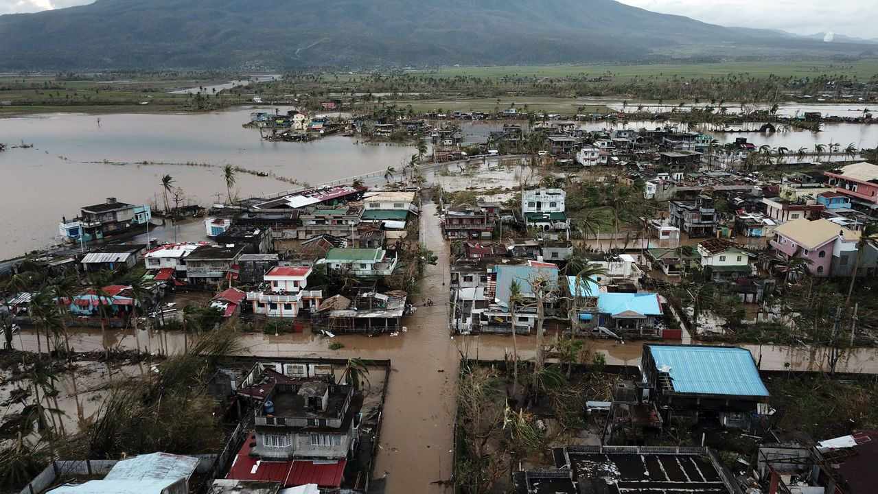 Bão Goni tha Manila, Philippines hứng tiếp cơn bão mới - Ảnh 6.