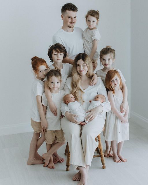 Sinh 4 lứa rồi nhưng vẫn chưa thỏa lòng, bà mẹ quyết định sinh thêm lần nữa, nhìn vào ảnh gia đình ai cũng phải choáng váng - Ảnh 15.
