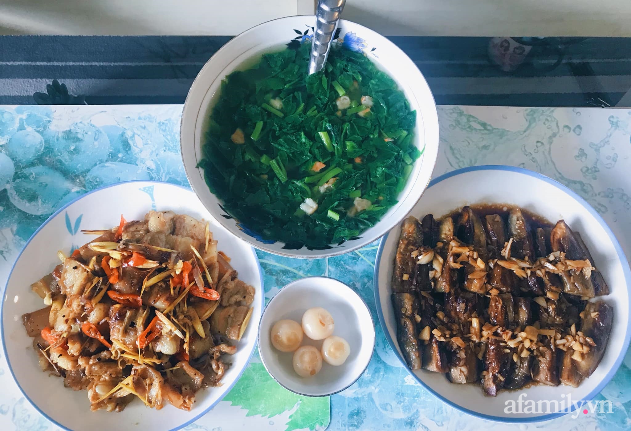 Những mâm cơm chỉ từ 50K &quot;vợ nấu chính chồng phụ bếp&quot; tại Hà Nội khiến chị em nào cũng xuýt xoa vì đúng chuẩn gia đình kiểu mẫu - Ảnh 5.