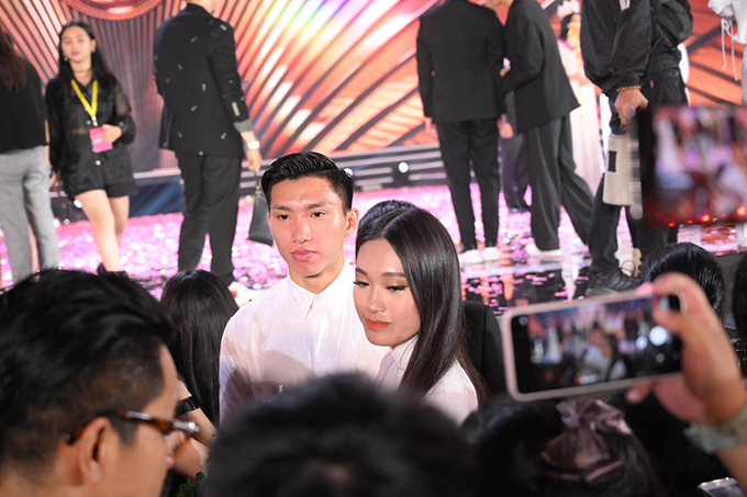 "Nàng thơ" mới của Đoàn Văn Hậu: hong cách đời thường nhất - Ảnh 2. "Nàng thơ" mới của Đoàn Văn Hậu: hong cách đời thường nhất - Ảnh 2.