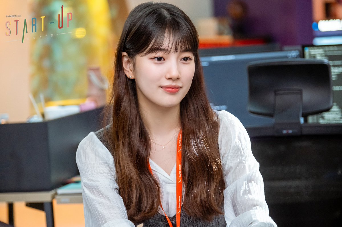 Mix & Phối - Học ngay Suzy trong Star-Up 4 cách diện áo sơ mi trẻ trung, siêu thanh lịch và còn đẹp từ Hè sang Đông - chanvaydep.net 3 Mix & Phối - Học ngay Suzy trong Star-Up 4 cách diện áo sơ mi trẻ trung, siêu thanh lịch và còn đẹp từ Hè sang Đông - chanvaydep.net 3
