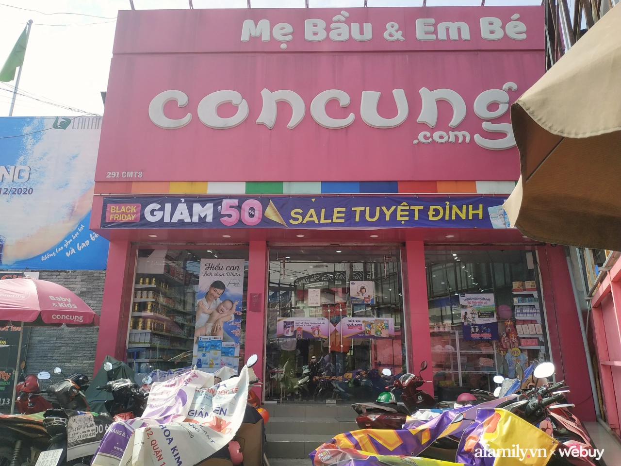 Chị em Sài Gòn thi nhau săn sale trên các tuyến phố mua sắm: Người tinh mắt bắt được “deal” giảm tới 80%  - Ảnh 12.