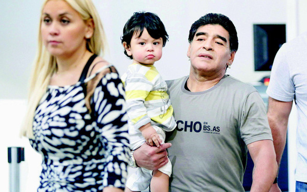 "Di sản" đặc biệt mà huyền thoại Diego Maradona để lại cho đời: Những người con với số lượng đủ để thành lập một đội bóng - Ảnh 6. "Di sản" đặc biệt mà huyền thoại Diego Maradona để lại cho đời: Những người con với số lượng đủ để thành lập một đội bóng - Ảnh 6.