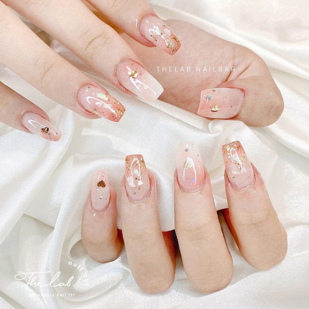 10 mẫu nail vừa xinh vừa nổi, diện trong mùa lễ hội cuối năm là quá chuẩn - Ảnh 16.