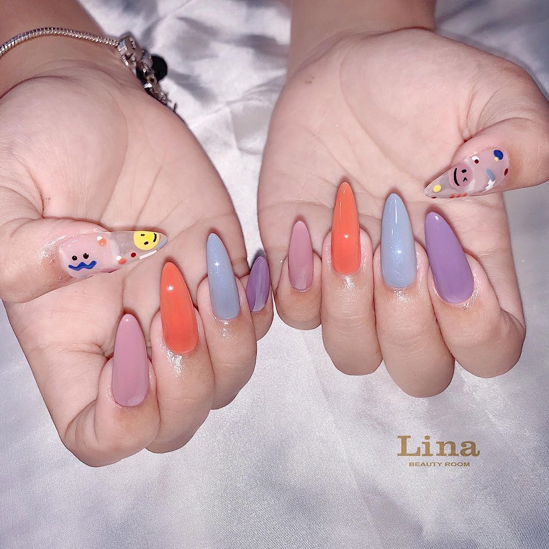 10 mẫu nail vừa xinh vừa nổi, diện trong mùa lễ hội cuối năm là quá chuẩn - Ảnh 12.