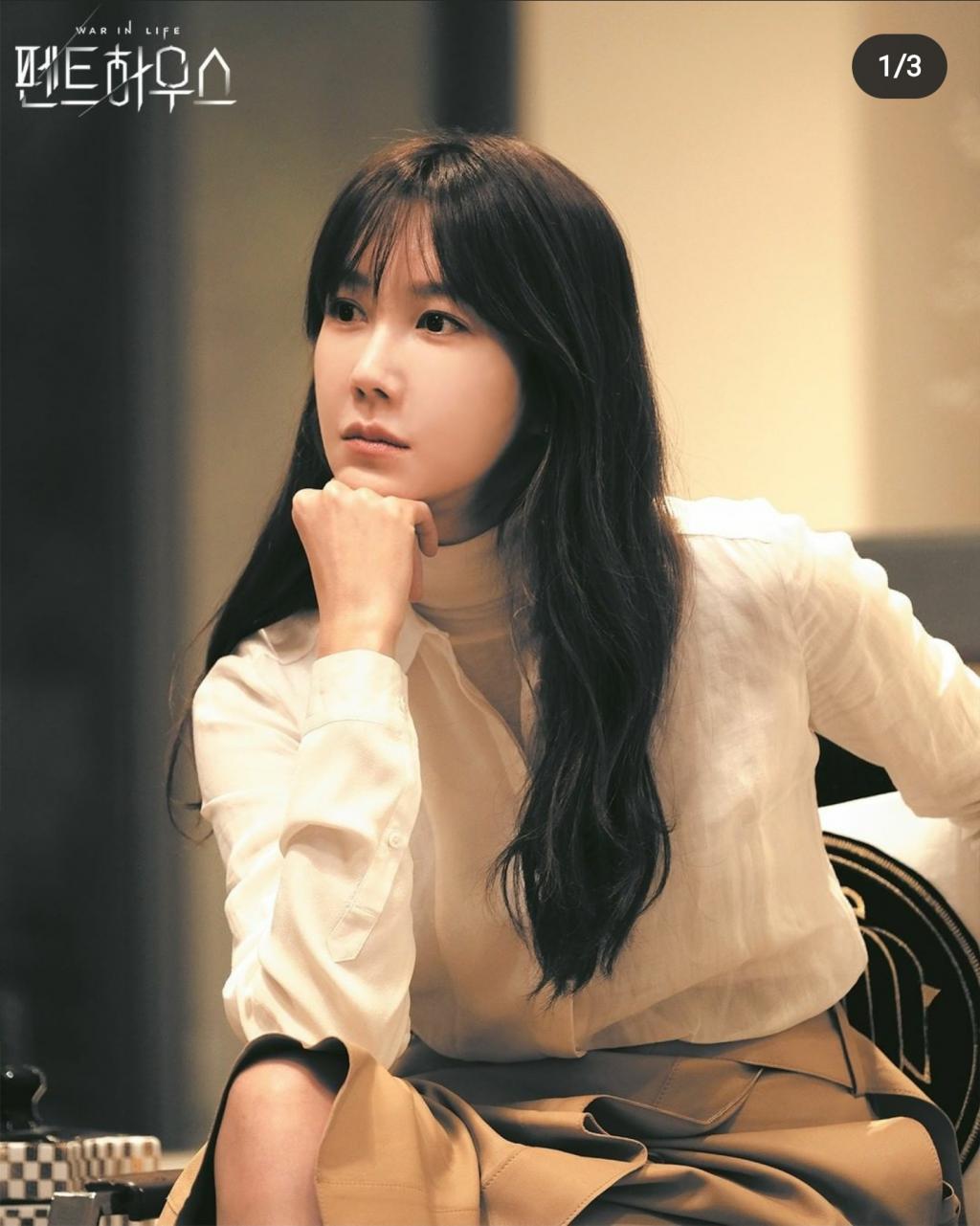 11 outfit công sở hot nhất trong các drama Hàn: Đơn giản và chuẩn thanh lịch, xua tan nỗi lo mặc xấu khi đi làm - Ảnh 8. 11 outfit công sở hot nhất trong các drama Hàn: Đơn giản và chuẩn thanh lịch, xua tan nỗi lo mặc xấu khi đi làm - Ảnh 8.