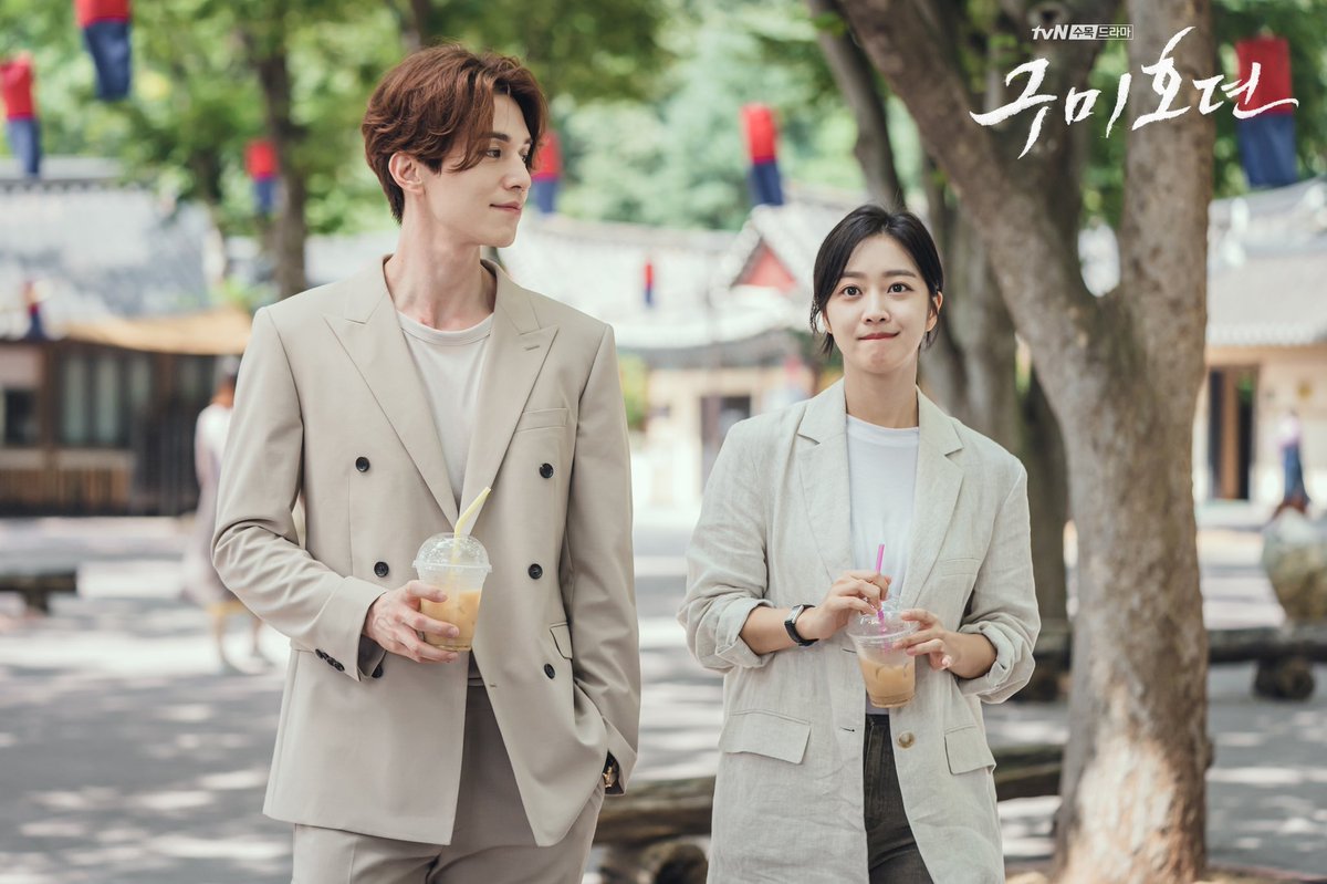 11 outfit công sở hot nhất trong các drama Hàn: Đơn giản và chuẩn thanh lịch, xua tan nỗi lo mặc xấu khi đi làm - Ảnh 5. 11 outfit công sở hot nhất trong các drama Hàn: Đơn giản và chuẩn thanh lịch, xua tan nỗi lo mặc xấu khi đi làm - Ảnh 5.