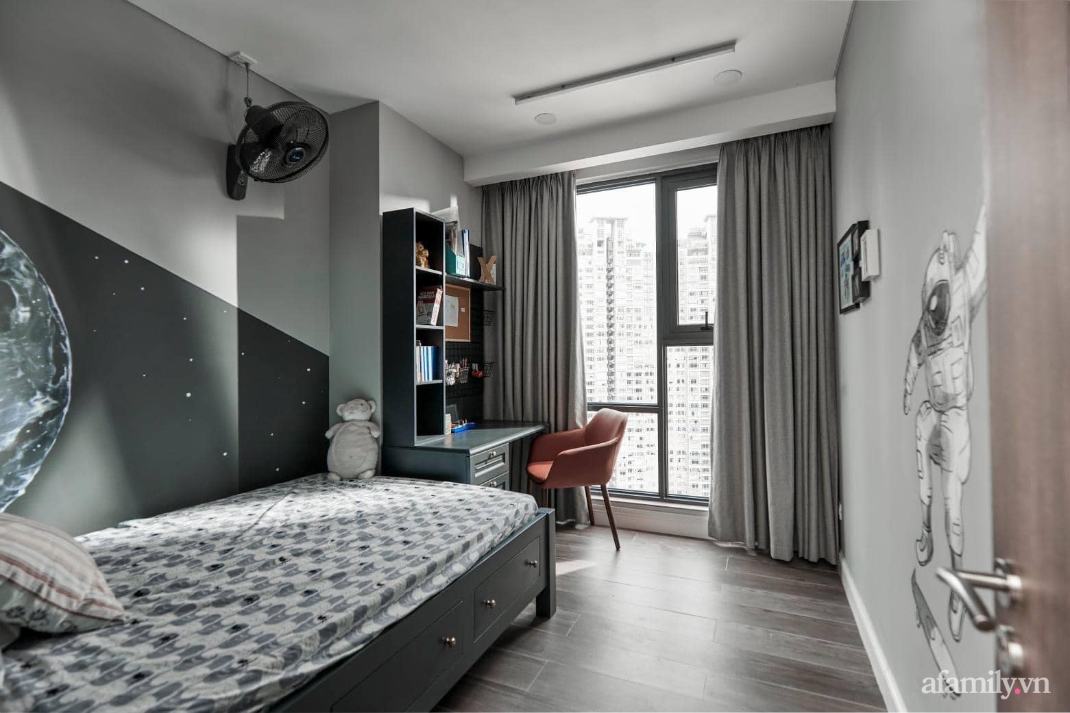Vợ yêu phong cách Rustic, chồng kết nối hai căn hộ thành không gian sống rộng 180m² đẹp như mơ giữa lòng Sài Gòn - Ảnh 17.