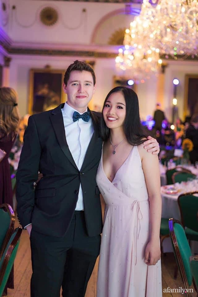 Chuyện tình của cô gái Việt và chàng trai Anh quốc kém tuổi: Màn cầu hôn đầy nước mắt, mẹ chồng nhắn nhủ con trai một điều duy nhất cần làm với con dâu! - Ảnh 4.