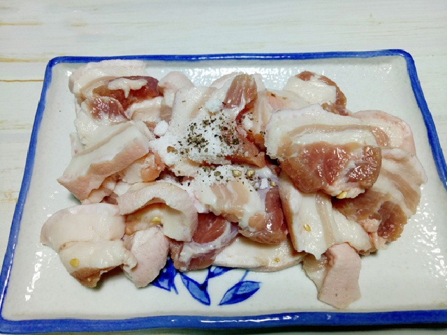Mách chị em cách làm món thịt kho tàu ngon nức lòng, không cần chưng nước hàng mà thịt vẫn ra màu chuẩn chỉ! - Ảnh 2.