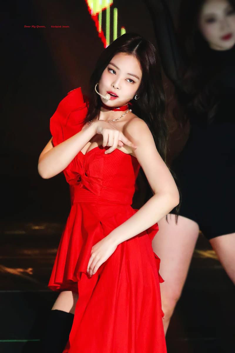 7 lần Jennie khoe nhan sắc quyến rũ với váy áo màu đỏ  Thời trang sao