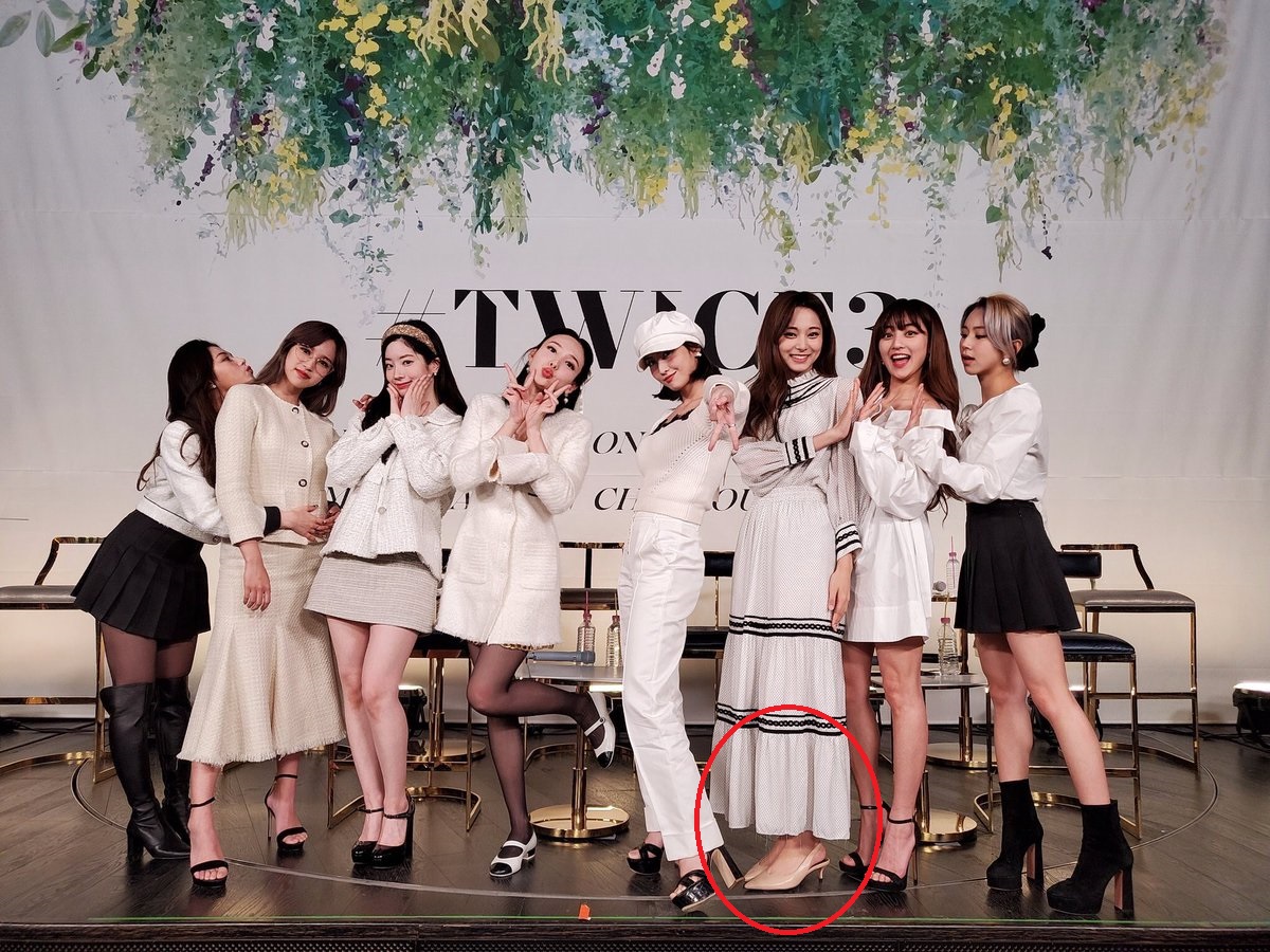 Cao tận 1m72 nhưng Tzuyu (TWICE) thường bị dìm thậm tệ đôi chân dài, trông bớt sang hẳn chỉ vì một mẫu giày sai trái - Ảnh 3. Cao tận 1m72 nhưng Tzuyu (TWICE) thường bị dìm thậm tệ đôi chân dài, trông bớt sang hẳn chỉ vì một mẫu giày sai trái - Ảnh 3.
