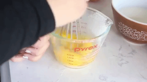 Vật vã vì thèm đường trong lúc ăn kiêng? Món bánh đơn giản, chuẩn đét chế độ kiêng khem sau đây sẽ giúp chị em "xử đẹp" cơn hảo ngọt! - Ảnh 8. Vật vã vì thèm đường trong lúc ăn kiêng? Món bánh đơn giản, chuẩn đét chế độ kiêng khem sau đây sẽ giúp chị em "xử đẹp" cơn hảo ngọt! - Ảnh 8.