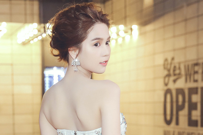 Để không phải hất tóc vào mặt người khác, Á hậu Linh Chi nên tham luôn và khảo ngay loạt style tóc đi dự sư kiện sang - xịn - mịn thế này - Ảnh 4. Để không phải hất tóc vào mặt người khác, Á hậu Linh Chi nên tham luôn và khảo ngay loạt style tóc đi dự sư kiện sang - xịn - mịn thế này - Ảnh 4.