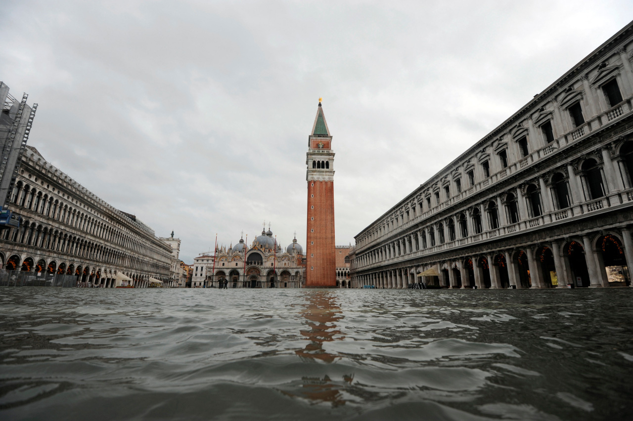 Thành phố Venice lại thất thủ trước triều cường vì... dự báo sai - Ảnh 2.