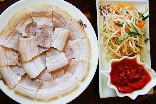 Bí quyết nấu bữa tối "3 trong 1" dành cho hội người lười: Chỉ cần 1 chiếc nồi cơm điện, chị em sẽ có ngay bữa ăn đủ rau, đủ thịt trong chớp mắt! - Ảnh 4.