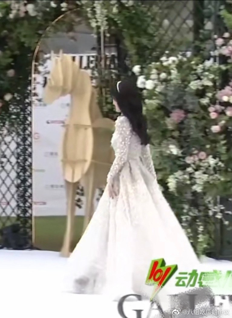DRESS UP - "Mỹ nhân 4000 năm" Cúc Tịnh Y liên tục bị bóc phốt nhan sắc - timdamdep.com 3 v1 1607662080379739047824
