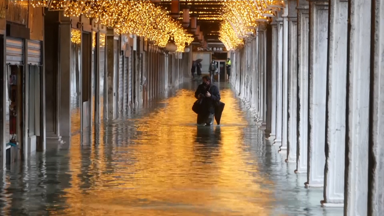 Thành phố Venice lại thất thủ trước triều cường vì... dự báo sai - Ảnh 3.