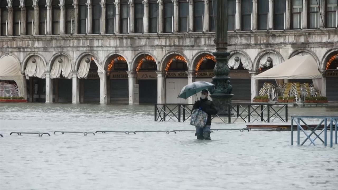 Thành phố Venice lại thất thủ trước triều cường vì... dự báo sai - Ảnh 4.