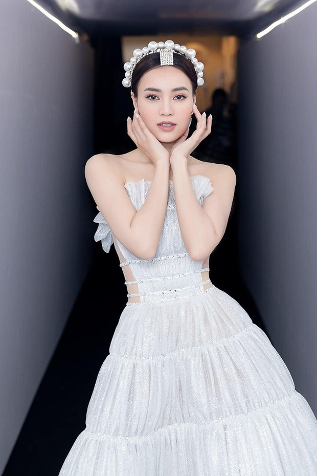 Drama nối tiếp drama: Váy của Ninh Dương Lan Ngọc lại bị tố &quot;nhái&quot; y chang mẫu Lý Thuần mặc từ tận 2017 - Ảnh 3.