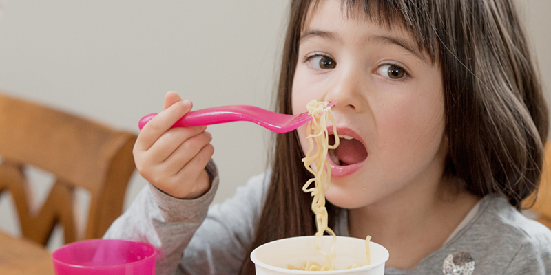 5 loại thực phẩm này chứa rất nhiều "muối vô hình", không nên cho trẻ ăn nhiều - Ảnh 6. 5 loại thực phẩm này chứa rất nhiều "muối vô hình", không nên cho trẻ ăn nhiều - Ảnh 5.
