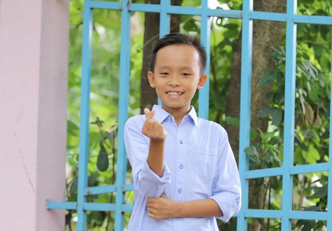 Hồ Văn Cường sau Vietnam Idol Kids: Là chàng trai 18 tuổi, mặc quần áo đẹp, có tài khoản riêng và mong ước mua nhà cho ba mẹ  - Ảnh 4.