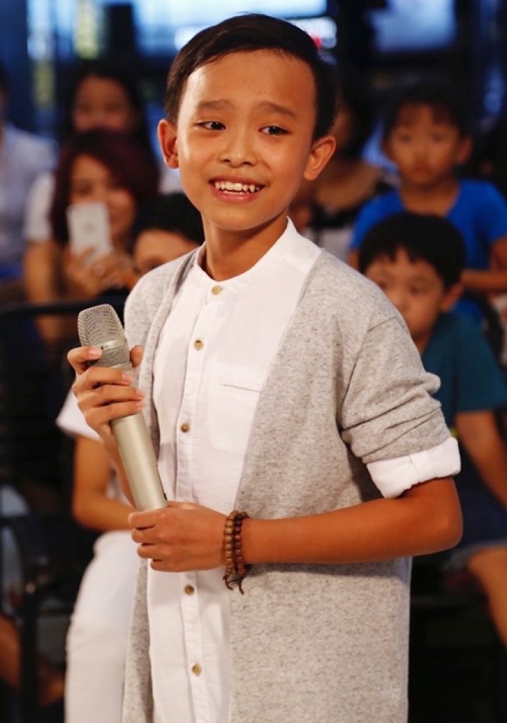 Hồ Văn Cường sau Vietnam Idol Kids: Là chàng trai 18 tuổi, mặc quần áo đẹp, có tài khoản riêng và mong ước mua nhà cho ba mẹ  - Ảnh 3.