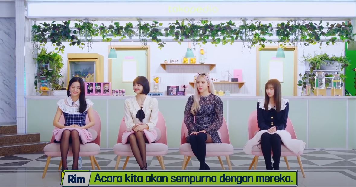 Rosé đụng hàng "Hoa hậu ngực khủng" Kim Sarang: Chỉ một chi tiết này mà giọng ca của Black Pink kém đẹp hơn hẳn - Ảnh 1. Rosé đụng hàng "Hoa hậu ngực khủng" Kim Sarang: Chỉ một chi tiết này mà giọng ca của Black Pink kém đẹp hơn hẳn - Ảnh 1.