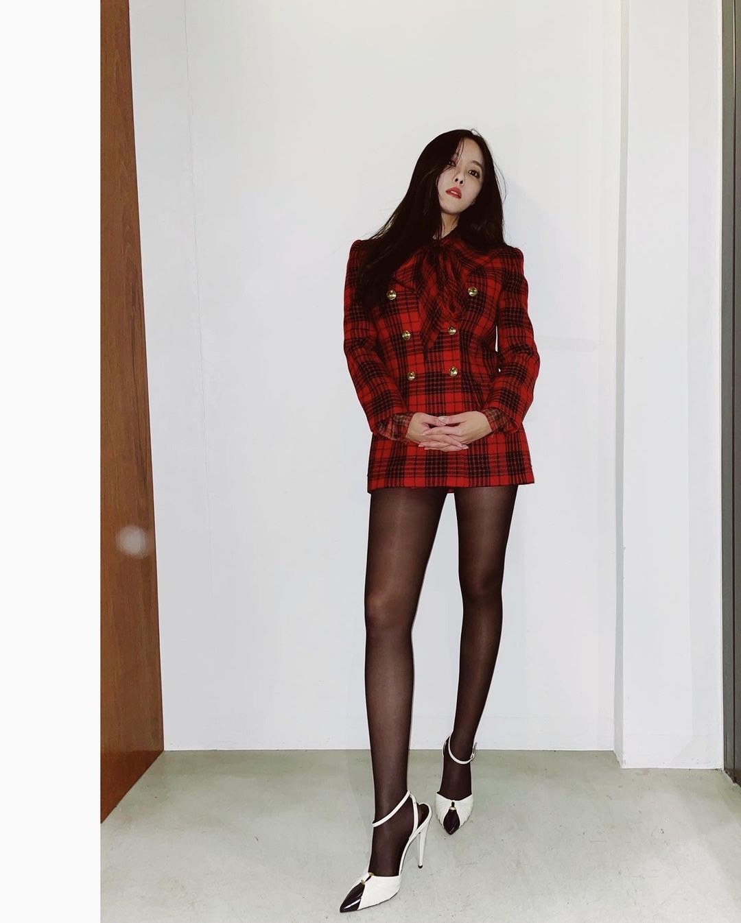 Đại sứ toàn cầu Saint Laurent đã gặp đối thủ: Rosé đụng hàng với Hyomin khiến dân tình cân não vì khó so kè quá - Ảnh 5.