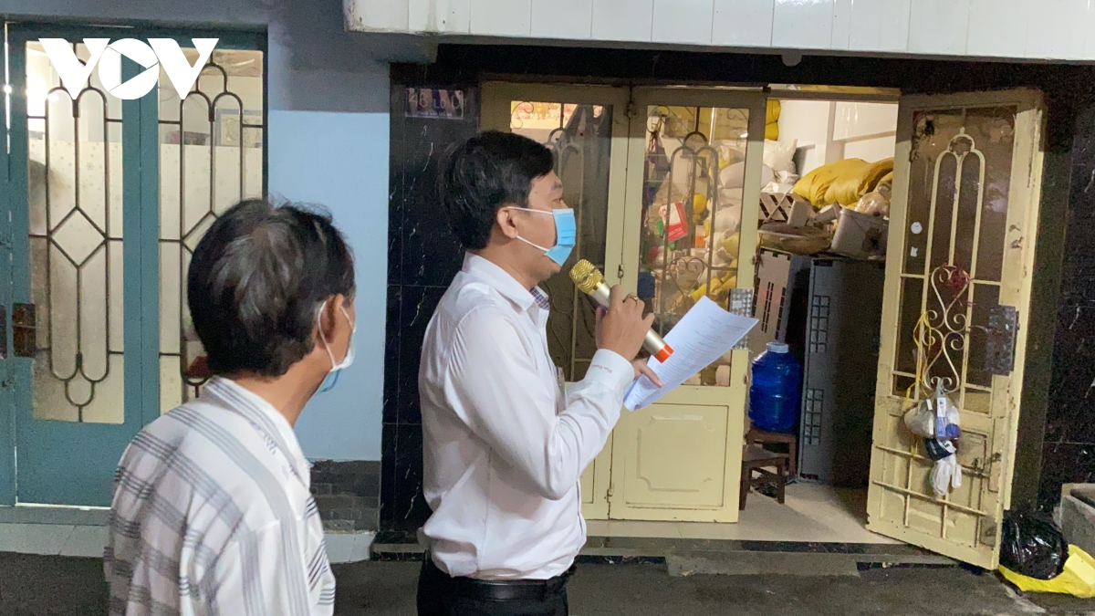 TP.HCM gỡ phong tỏa các khu vực được cách ly do Covid-19 - Ảnh 2. TP.HCM gỡ phong tỏa các khu vực được cách ly do Covid-19 - Ảnh 2.