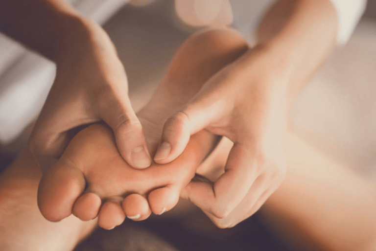 Trị ho dứt điểm sau một đ&ecirc;m nhờ day bấm đ&uacute;ng điểm v&agrave;ng n&agrave;y, m&ugrave;a đ&ocirc;ng rồi m&agrave; kh&ocirc;ng biết th&igrave; qu&aacute; tiếc - Ảnh 4.