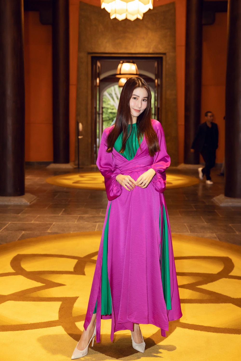 Thảm đỏ khiến dàn Hoa - Á hậu đụng hàng "cực gắt", HH Giáng My gây thất vọng với style sến khó hiểu - Ảnh 7. Thảm đỏ khiến dàn Hoa - Á hậu đụng hàng "cực gắt", HH Giáng My gây thất vọng với style sến khó hiểu - Ảnh 7.