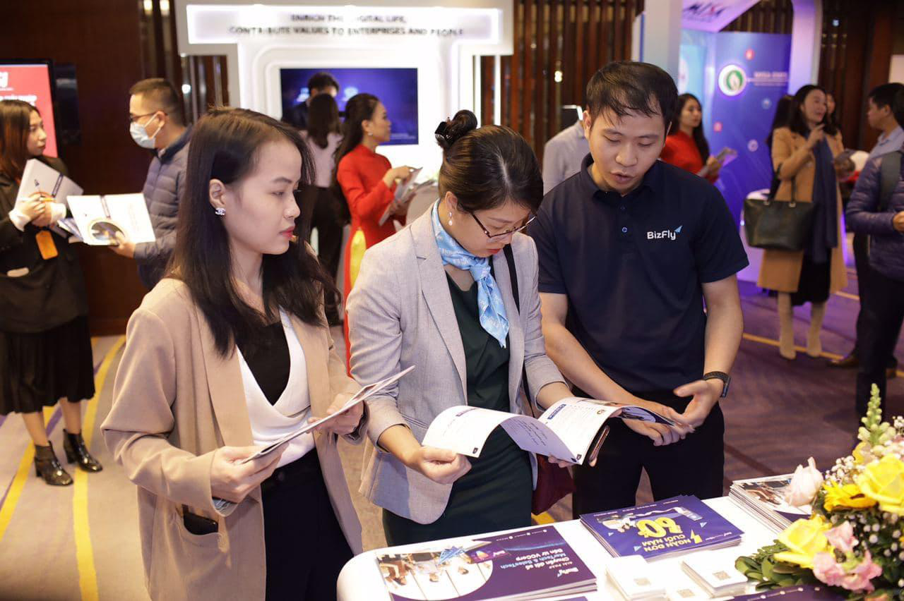 Doanh nghiệp chuyển đổi số, chắp đ&ocirc;i c&aacute;nh để vươn xa - Ảnh 2.