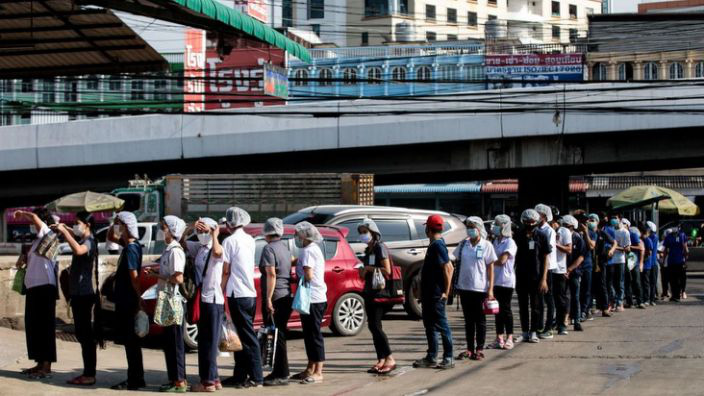 Chợ hải sản lớn nhất Thái Lan bùng phát dịch Covid-19 - Ảnh 1.