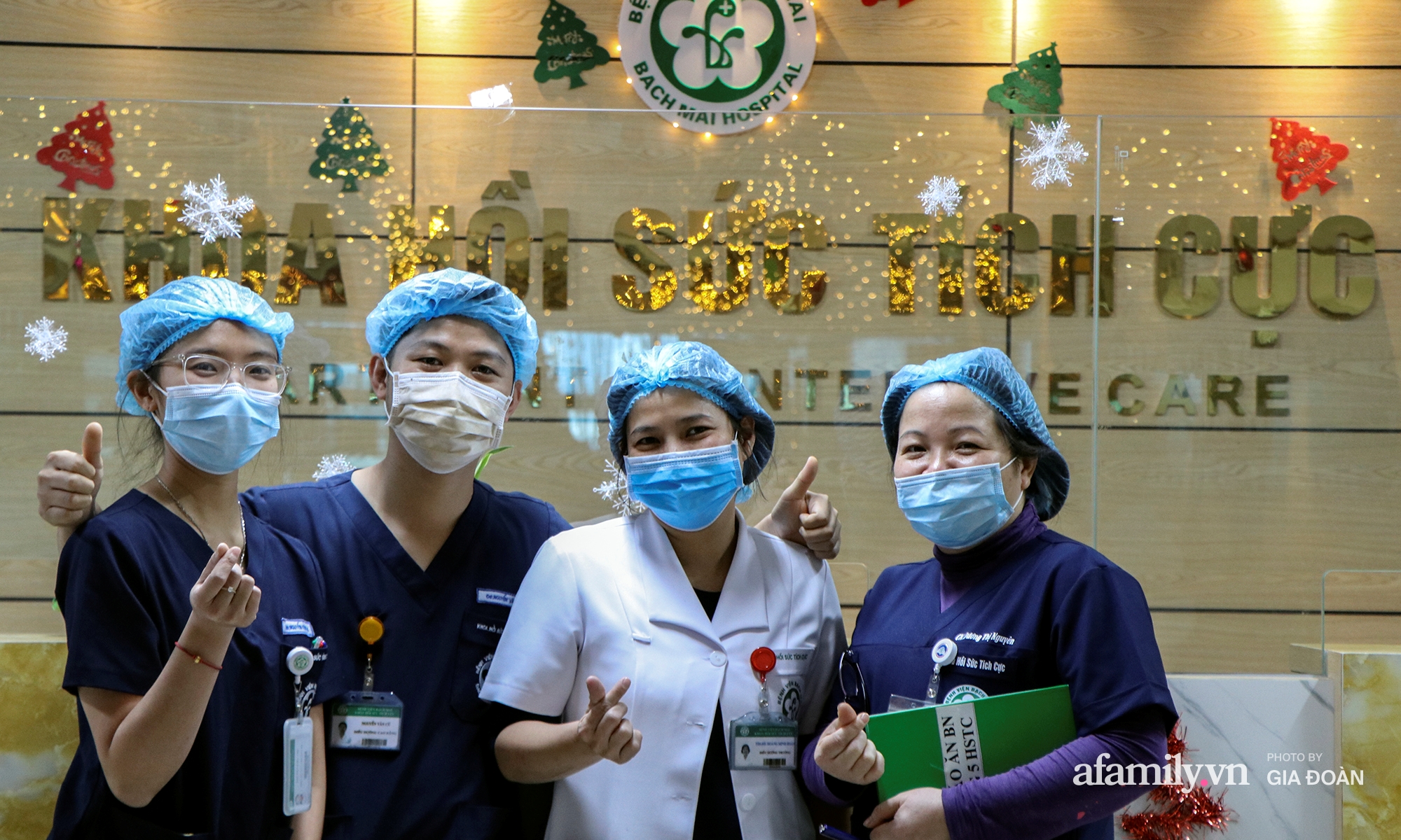 Giáng sinh đặc biệt ở BV Bạch Mai: Bệnh nhân không cần ra đường vẫn cảm nhận được không khí an lành ấm áp, bác sĩ 