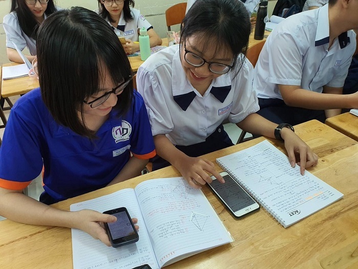 Học sinh sẽ được dùng điện thoại trong giờ học thế nào? - Ảnh 1. Học sinh sẽ được dùng điện thoại trong giờ học thế nào? - Ảnh 1.
