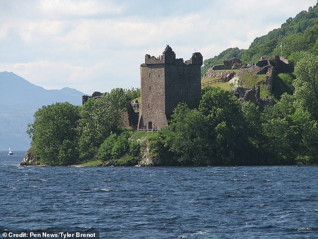 Lượng khách du lịch sụt giảm vì Covid, quái vật hồ Loch Ness bỗng dưng xuất hiện nhiều hơn - Ảnh 3.