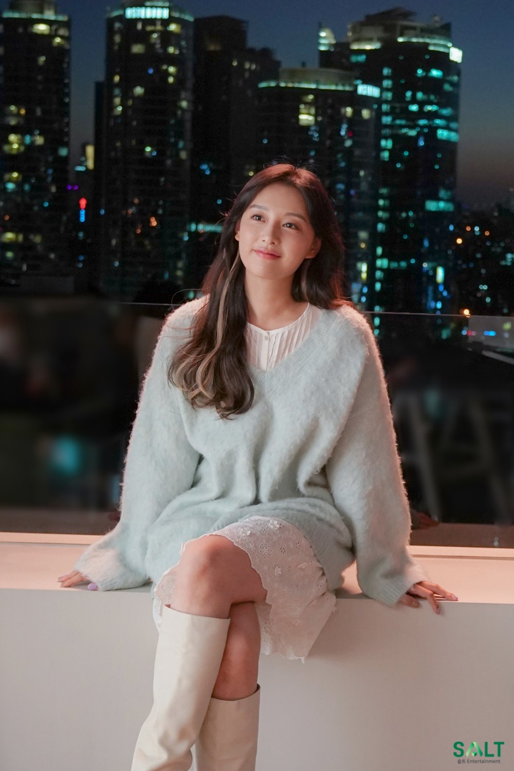Mix & Phối - Style của Kim Ji Won trong phim mới: Đơn giản mà siêu xinh tươi lãng mạn, nhìn là muốn học theo bằng hết - chanvaydep.net 3 Mix & Phối - Style của Kim Ji Won trong phim mới: Đơn giản mà siêu xinh tươi lãng mạn, nhìn là muốn học theo bằng hết - chanvaydep.net 3