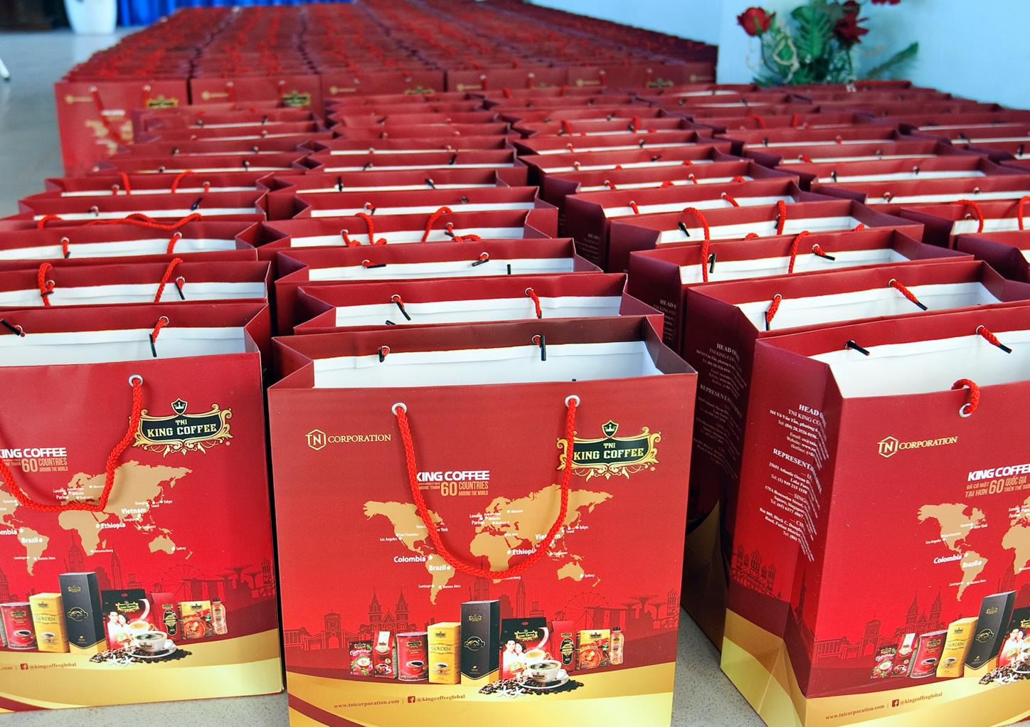 TNI King Coffee &ndash; H&agrave;nh tr&igrave;nh gửi ấm cho em - Ảnh 3.
