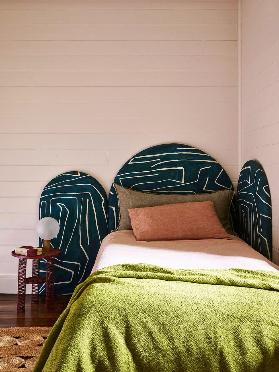 Great easy-to-implement tips for expanding a small bedroom - Photo 6.