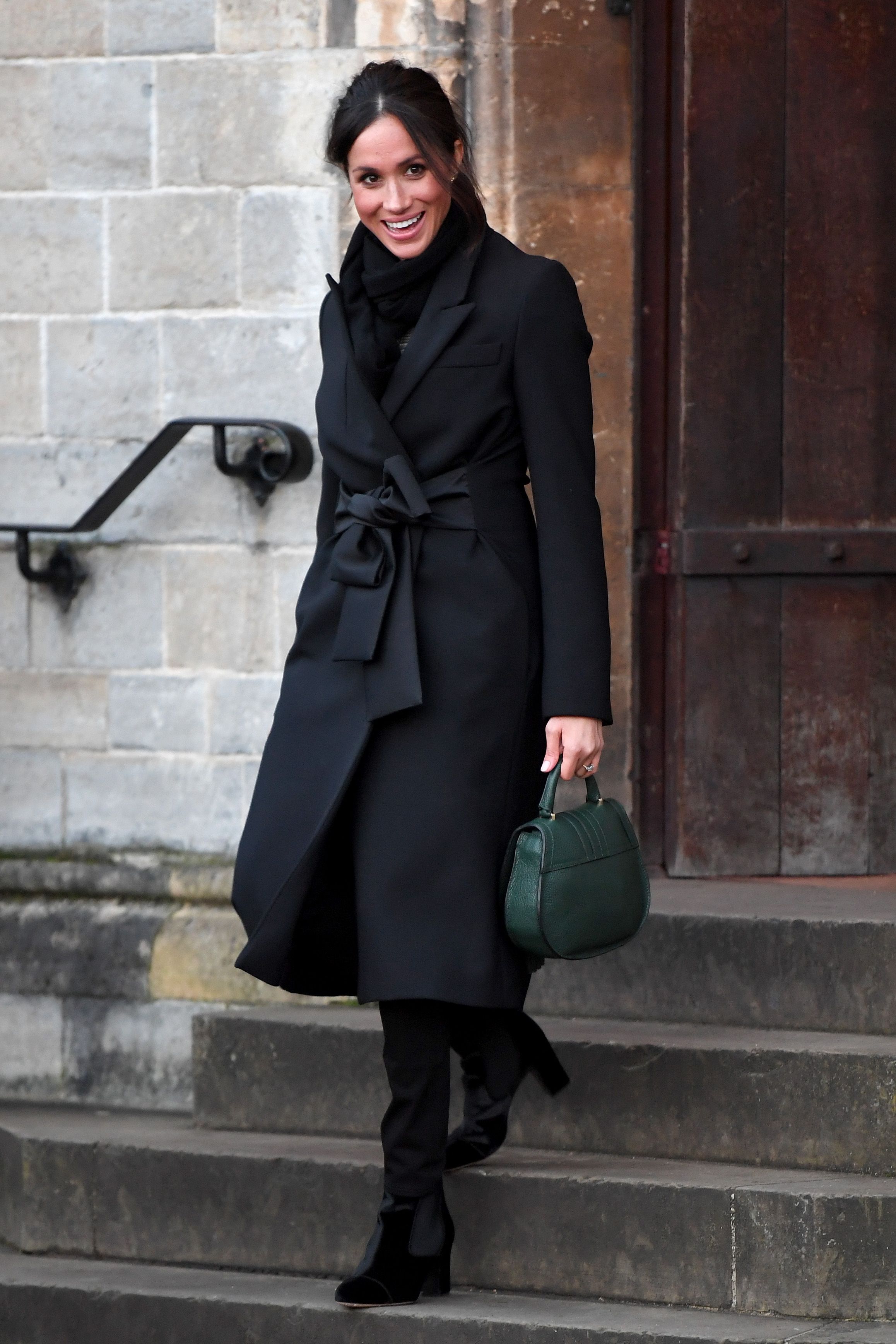 Meghan Markle hóa ra là cao thủ diện áo khoác dáng dài, xem mà học được 11 outfit để style sang như người Hoàng gia - Ảnh 10. Meghan Markle hóa ra là cao thủ diện áo khoác dáng dài, xem mà học được 11 outfit để style sang như người Hoàng gia - Ảnh 10.