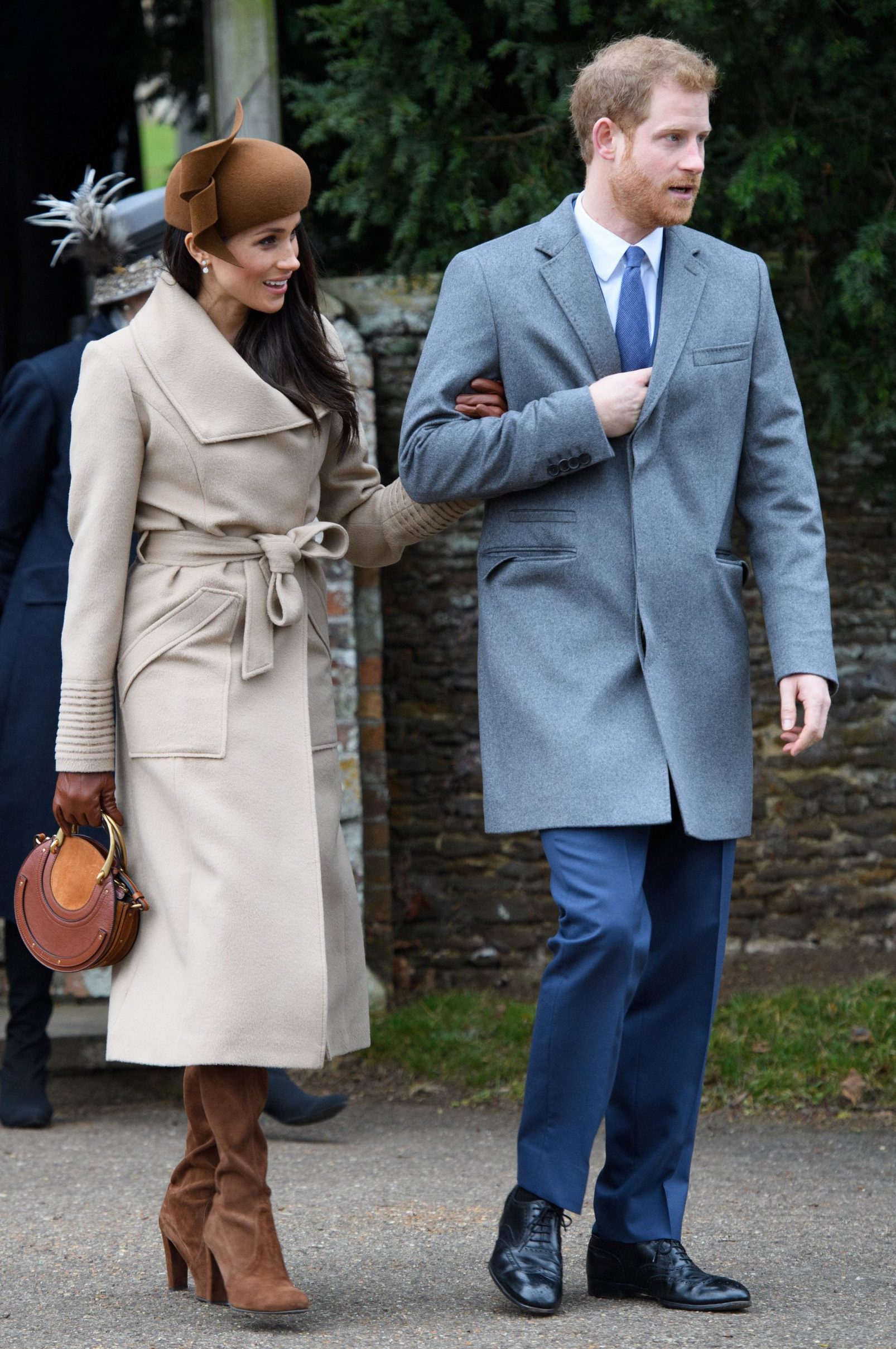 Meghan Markle hóa ra là cao thủ diện áo khoác dáng dài, xem mà học được 11 outfit để style sang như người Hoàng gia - Ảnh 9. Meghan Markle hóa ra là cao thủ diện áo khoác dáng dài, xem mà học được 11 outfit để style sang như người Hoàng gia - Ảnh 9.