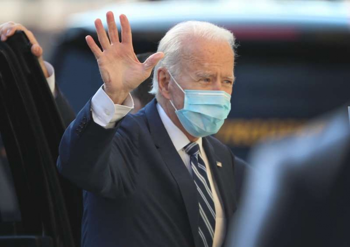 Ông Biden sẽ yêu cầu đeo khẩu trang trong 100 ngày đầu tiên sau khi nhậm chức - Ảnh 1.