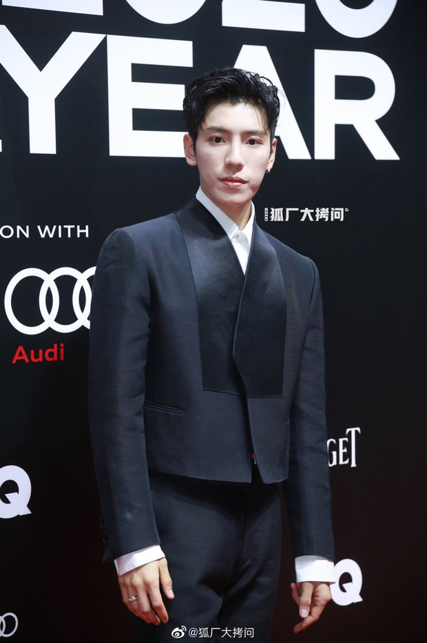 Sự kiện Cbiz "hot" nhất tối nay: Angelababy - Dương Mịch đọ sắc "cực gắt", Lý Hiện đầu đinh vẫn chiếm spotlight giữa dàn mỹ nam - Ảnh 9. Sự kiện Cbiz "hot" nhất tối nay: Angelababy - Dương Mịch đọ sắc "cực gắt", Lý Hiện đầu đinh vẫn chiếm spotlight giữa dàn mỹ nam - Ảnh 9.