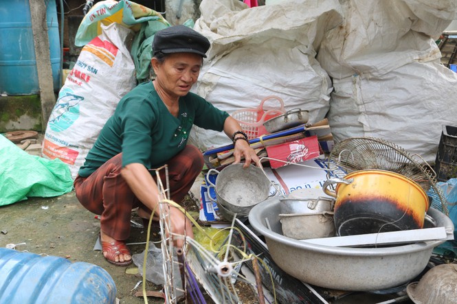 Chuyện ghi ở làng vọng phu: Nước mắt người mẹ già - Ảnh 1. Chuyện ghi ở làng vọng phu: Nước mắt người mẹ già - Ảnh 1.