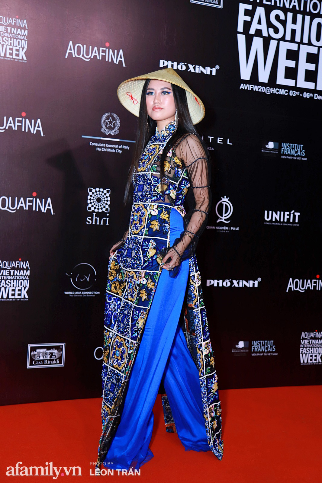 Thảm đỏ Aquafina Vietnam International Fashion Week 2020 ngày 3: Nhã Phương trẻ xinh diện cả cây trắng, Diệu Nhi nhìn khác lạ trong bộ áo dài cách tân - Ảnh 13. Thảm đỏ Aquafina Vietnam International Fashion Week 2020 ngày 3: Nhã Phương trẻ xinh diện cả cây trắng, Diệu Nhi nhìn khác lạ trong bộ áo dài cách tân - Ảnh 13.