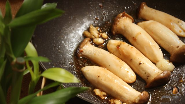 Mách chị em cách chế biến một loại nấm: Buồn miệng thì có thể ăn vặt, đói bụng thì ăn cùng với cơm, kiểu gì cũng ngon "bá cháy"! - Ảnh 5.