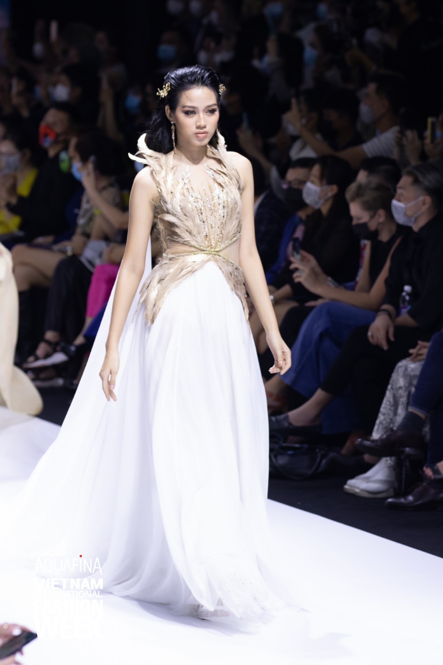 DRESS UP - Hương Giang làm vedette - timdamdep.com 3 batchhain2093 1607314117706826628581 1607325527065140518266