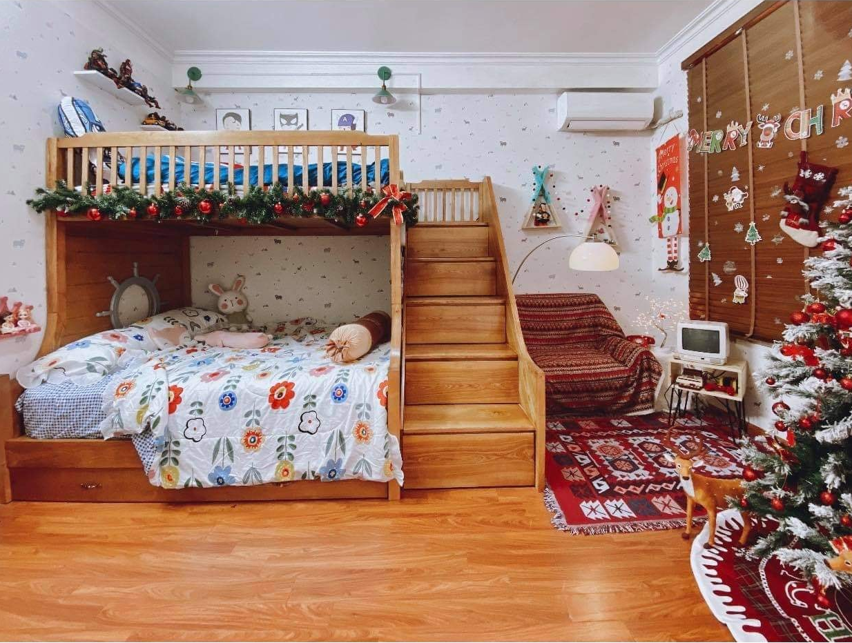 Đón Giáng sinh sớm: Ông bố trẻ tự tay trang trí phòng ngủ tặng 2 ...